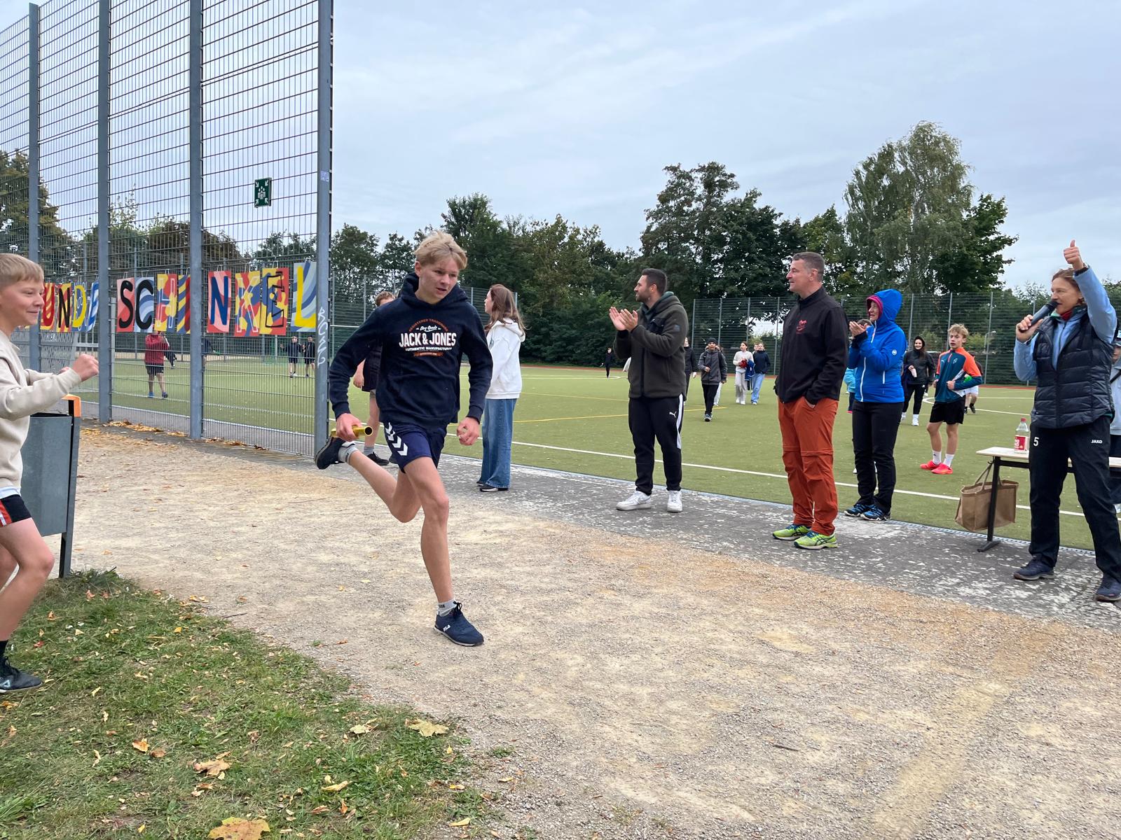 SportF72526_7.jpg